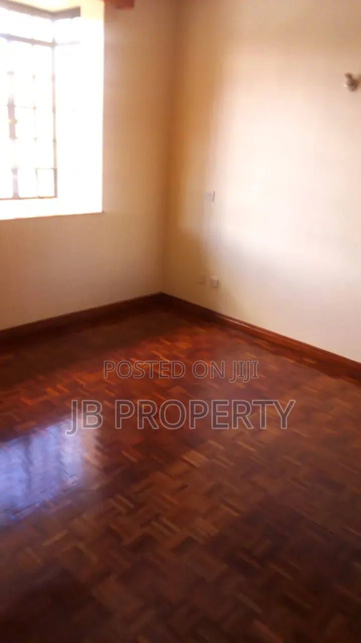 3bdrm Apartment in Executive 3Bdrm With, Valley Arcade for sale