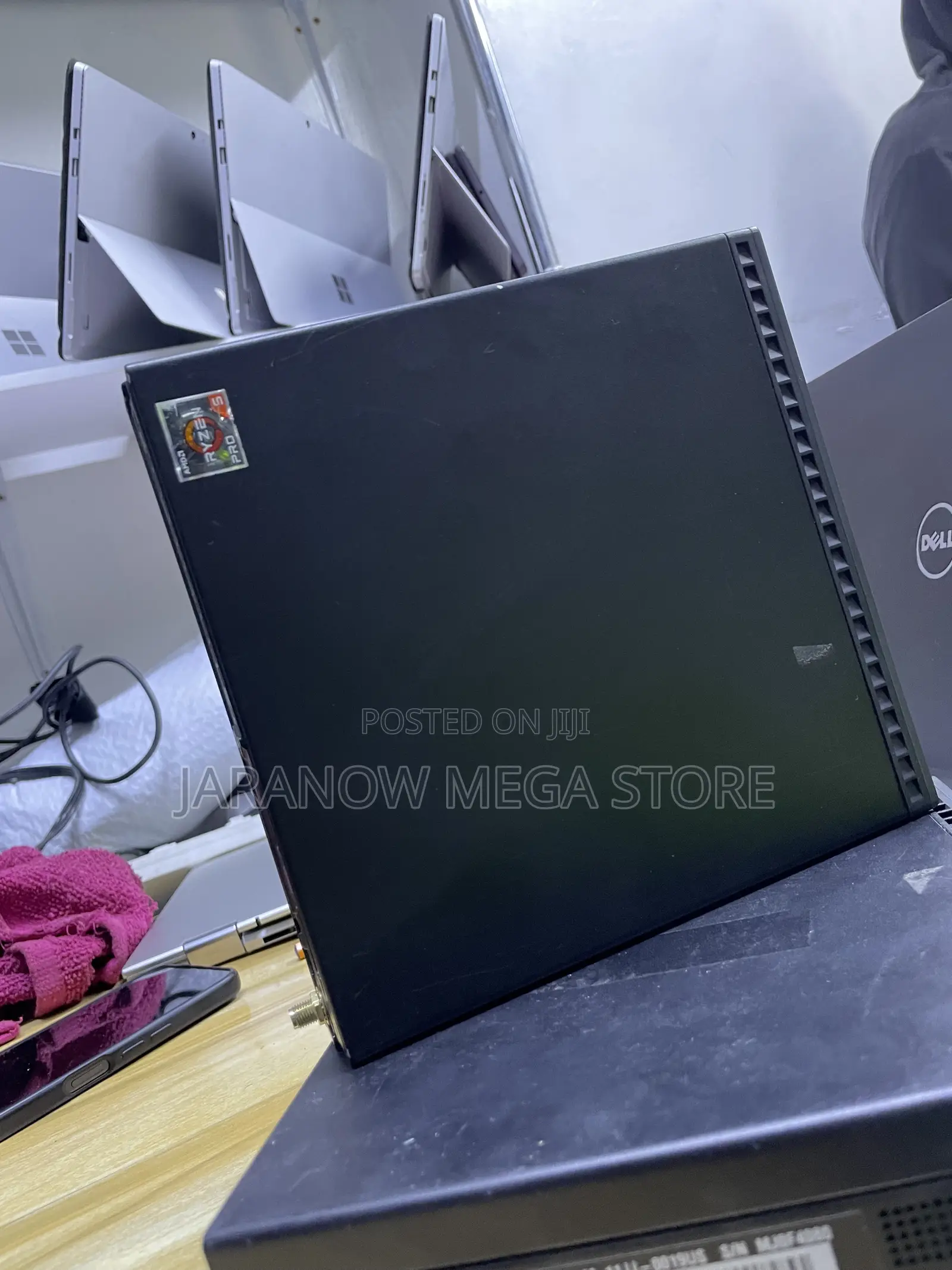 Desktop Computer Lenovo ThinkCentre M715 16GB AMD Ryzen 5 SSD 256GB