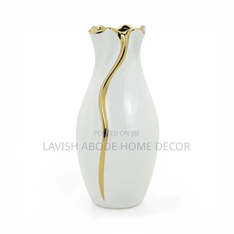White Ceramic Flower Vase With Gold Details – Elegant Home Décor