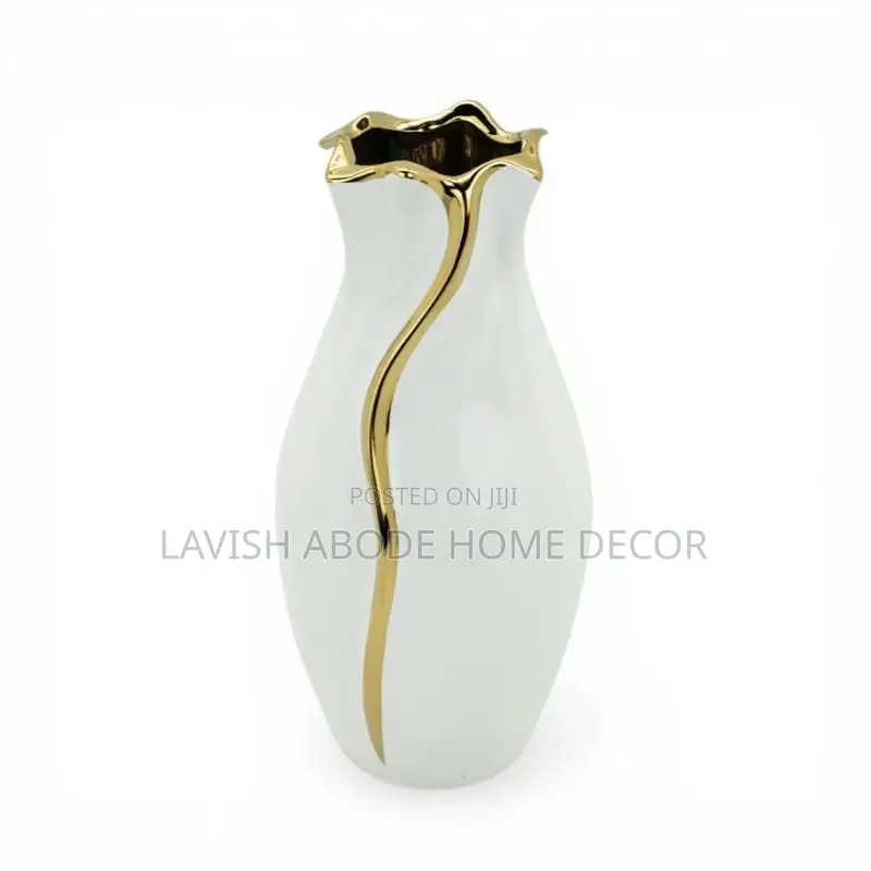 White Ceramic Flower Vase With Gold Details – Elegant Home Décor