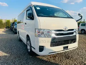 Toyota HiAce 2019