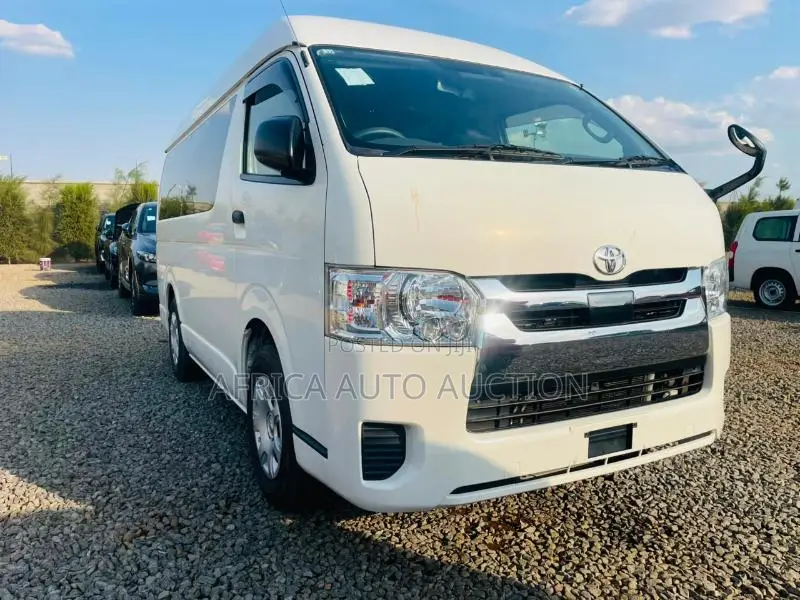 Toyota HiAce 2019