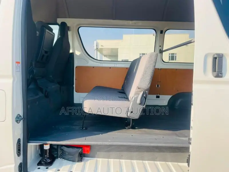 Toyota HiAce 2019