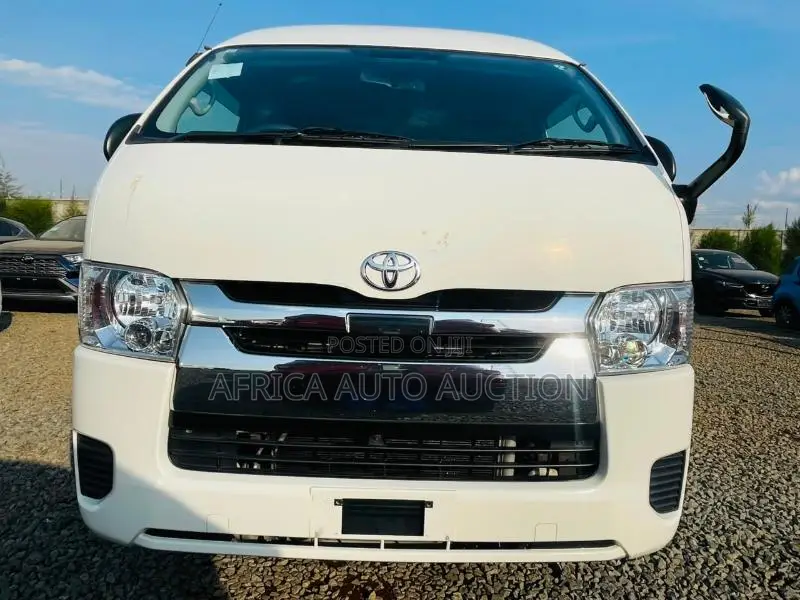 Toyota HiAce 2019