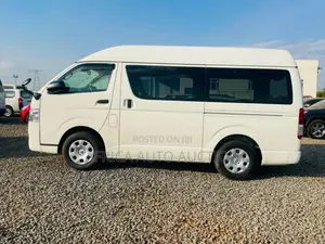 Toyota HiAce 2019