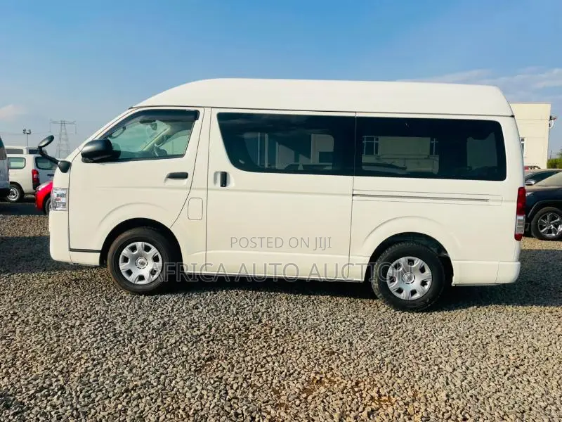 Toyota HiAce 2019
