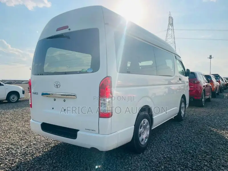 Toyota HiAce 2019