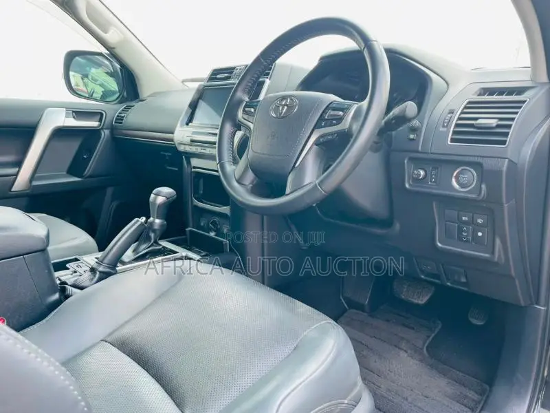 Toyota Land Cruiser Prado 2021 Black