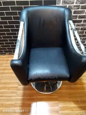8 Premium Salon Barber Chairs (2 With Washbasins) Like-New – Thika