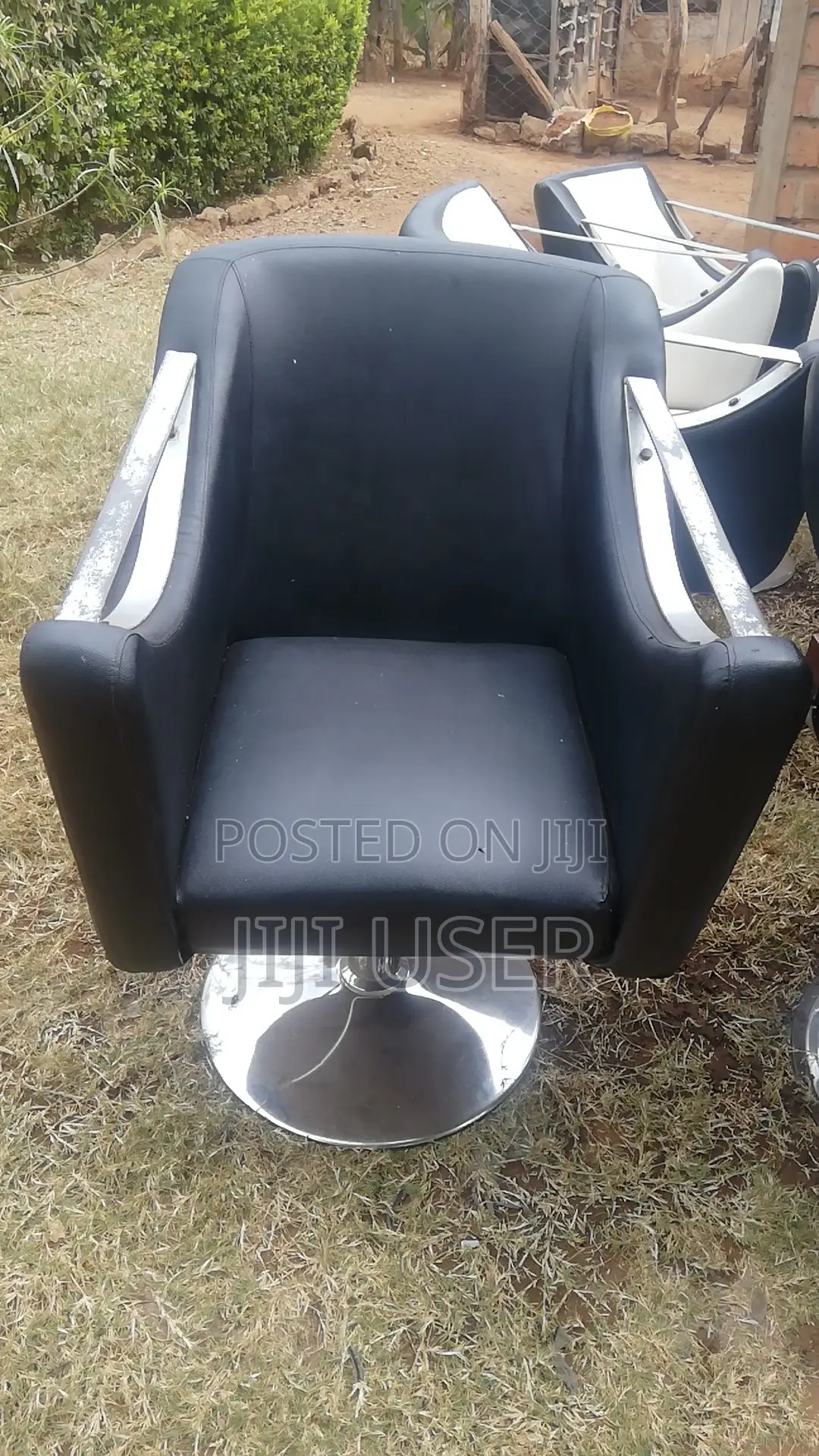 8 Premium Salon Barber Chairs (2 With Washbasins) Like-New – Thika