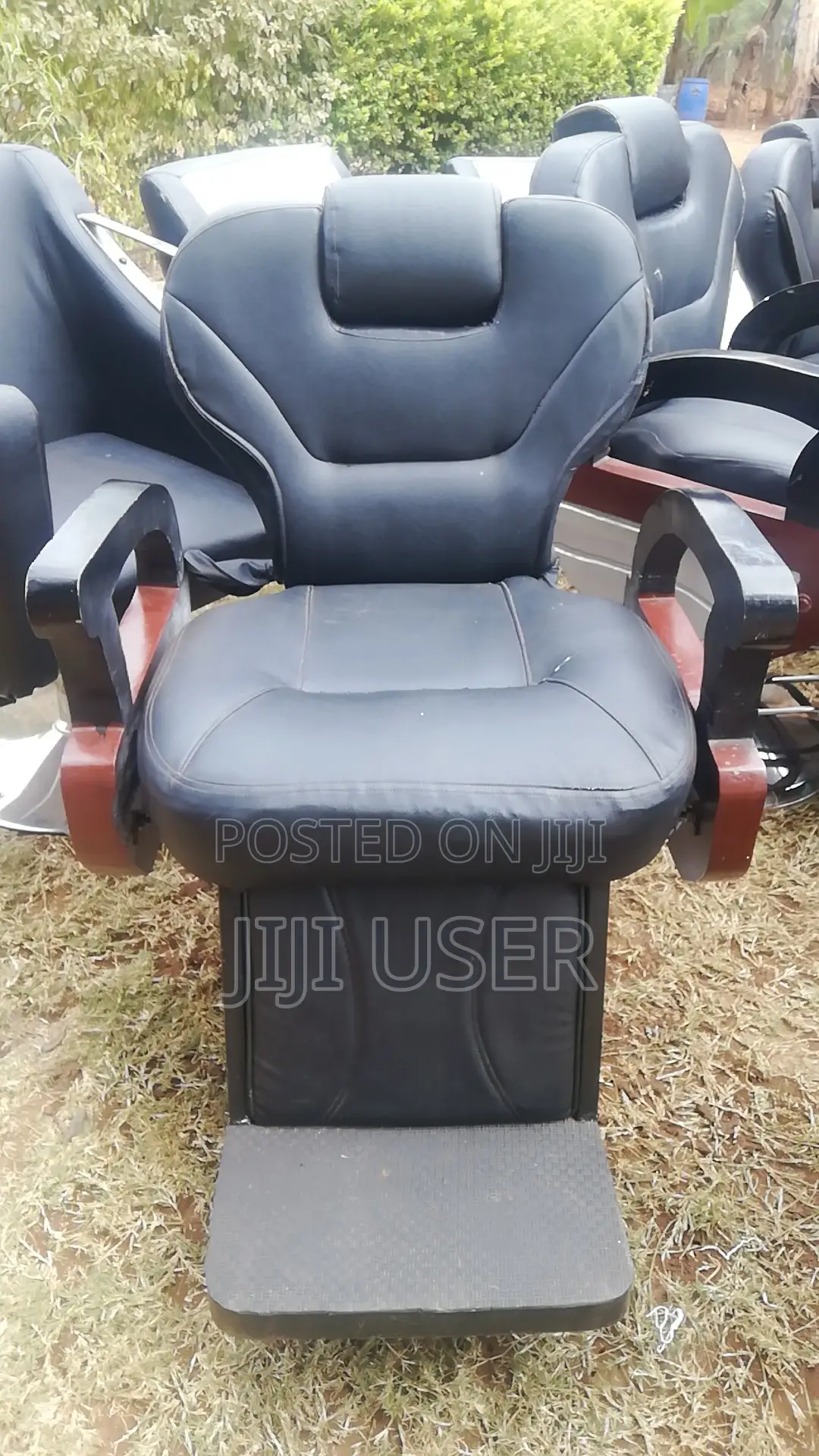 8 Premium Salon Barber Chairs (2 With Washbasins) Like-New – Thika