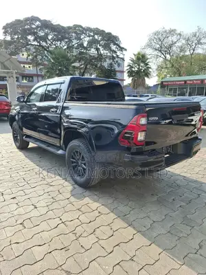 Toyota Hilux 2022 Black
