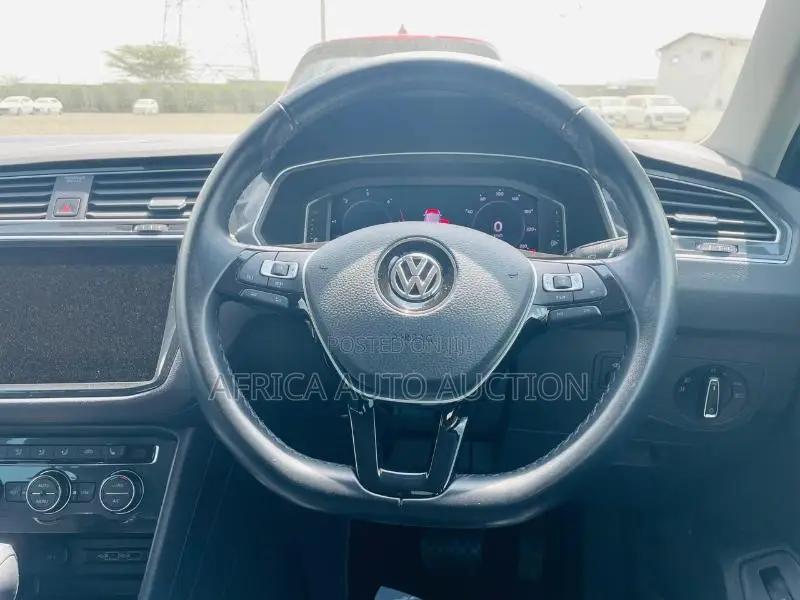Volkswagen Tiguan 2019 Blue