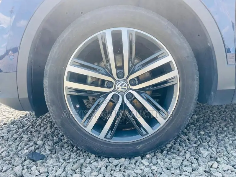 Volkswagen Tiguan 2019 Blue
