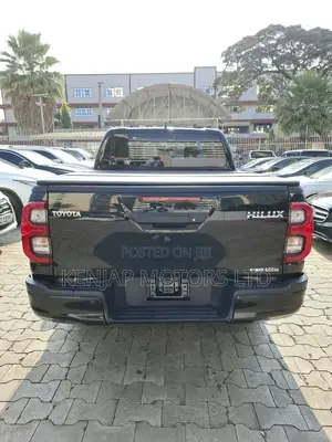 Toyota Hilux 2022 Black