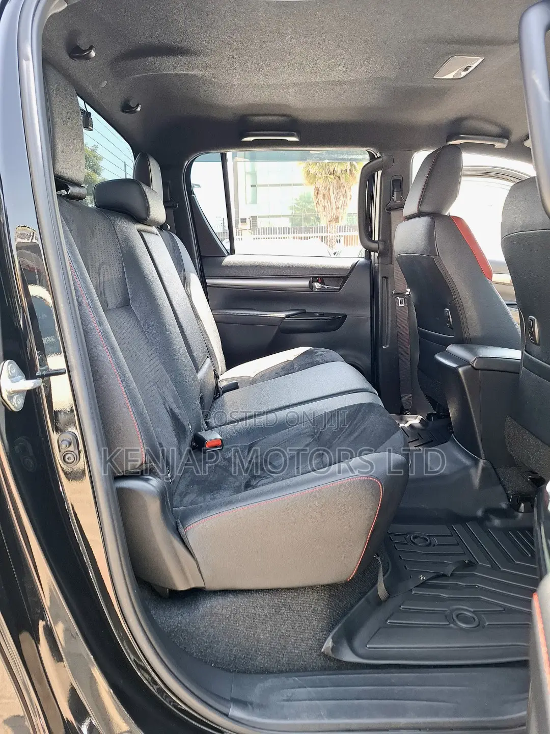 Toyota Hilux 2022 Black