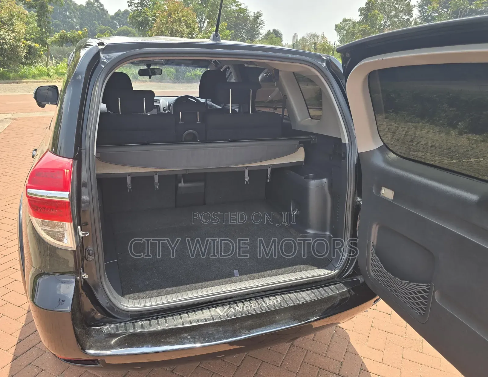 Toyota Vanguard 2012 Black