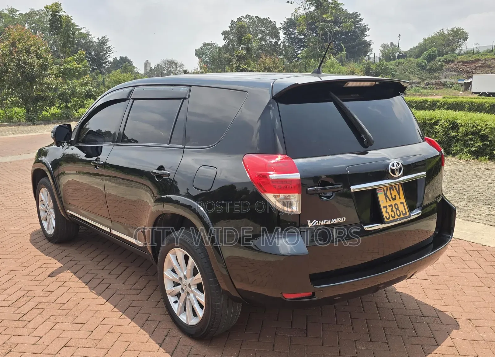 Toyota Vanguard 2012 Black
