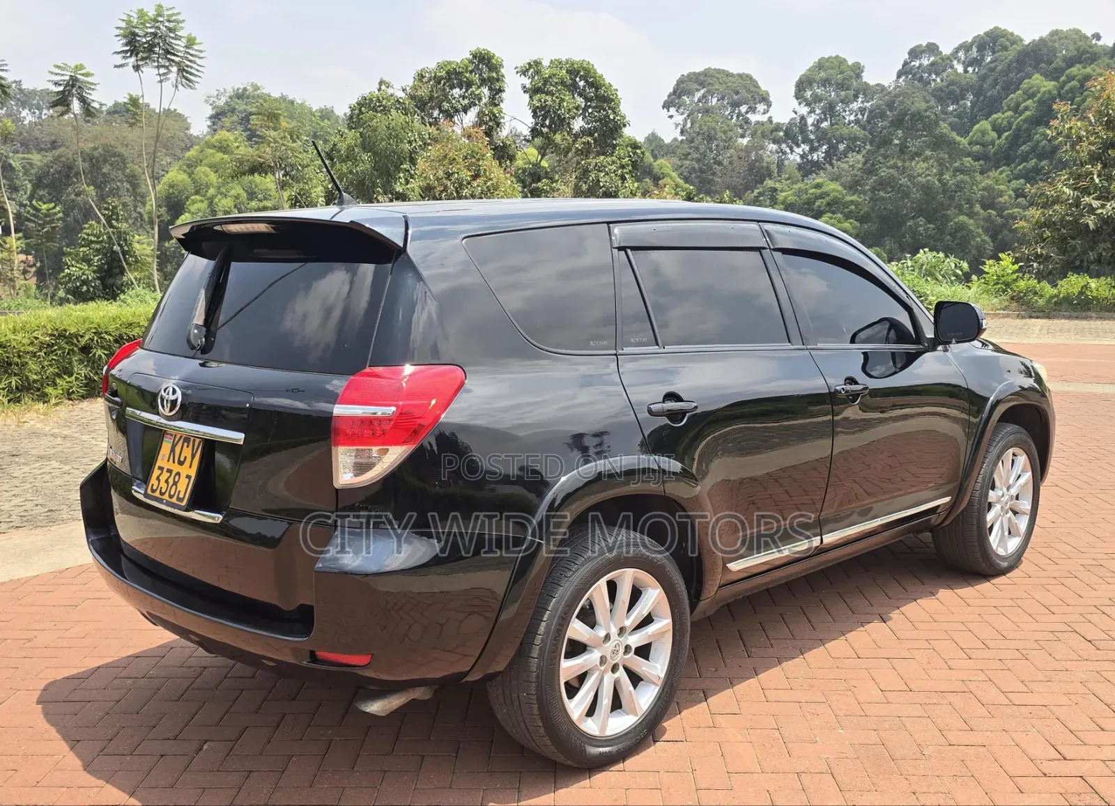 Toyota Vanguard 2012 Black