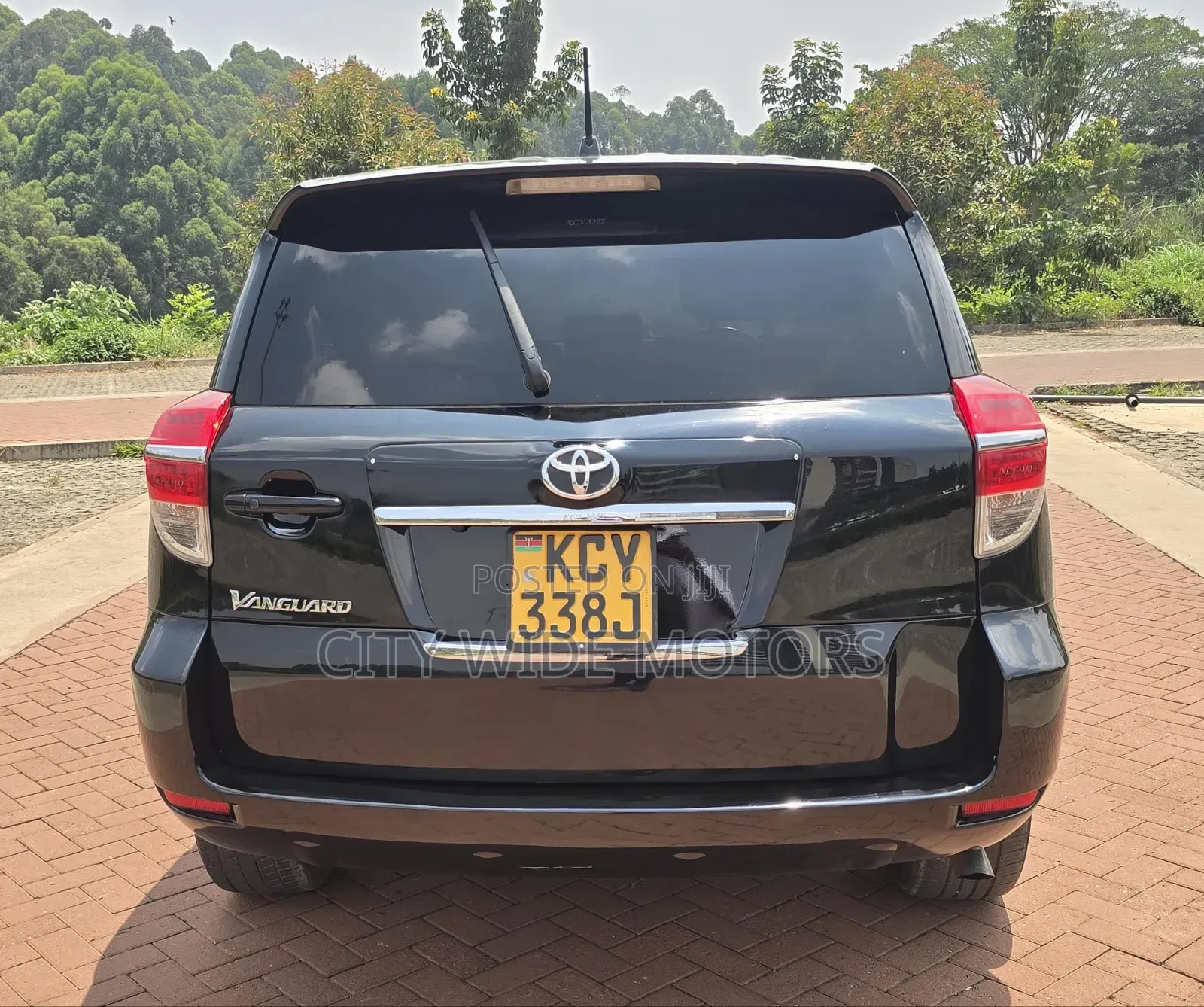 Toyota Vanguard 2012 Black