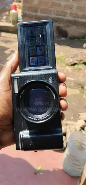  Digital Camera
