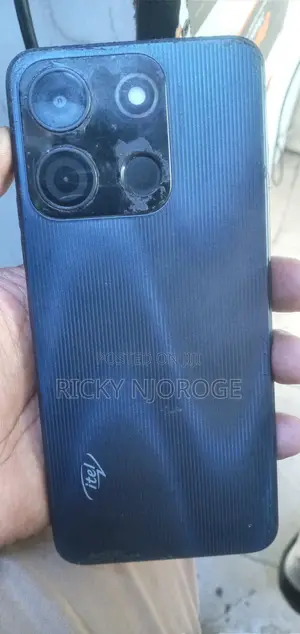 Itel A60 32 GB Black