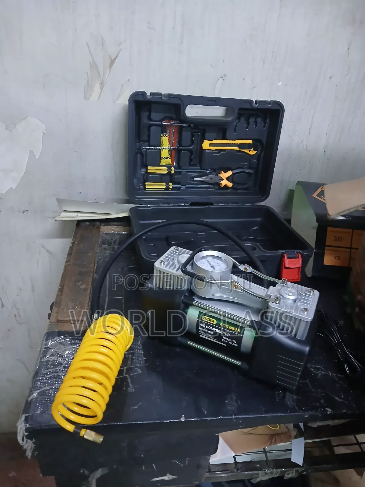Dera 12V 2-Cylinder Portable Air Compressor