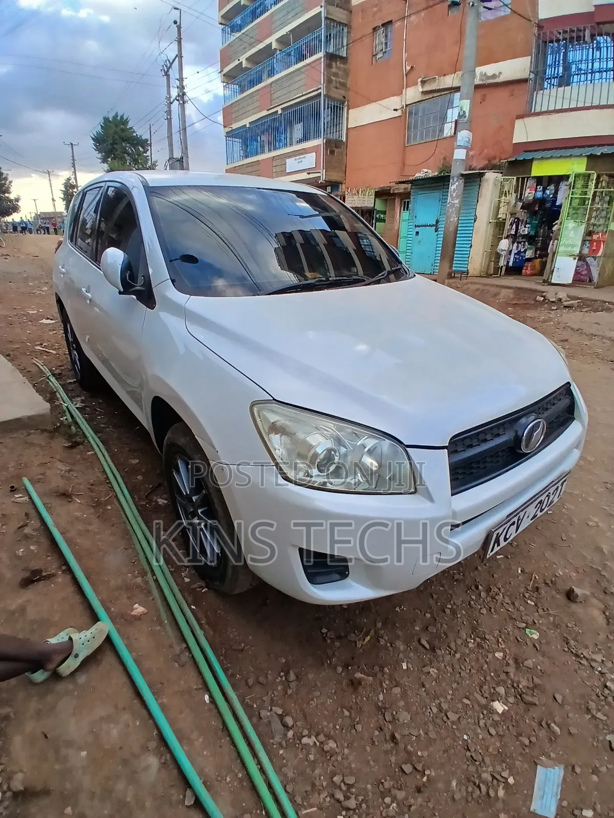 Toyota RAV4 2012 White