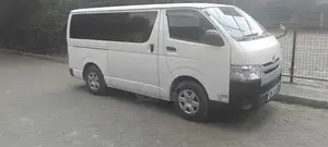 Toyota HiAce 2019 White