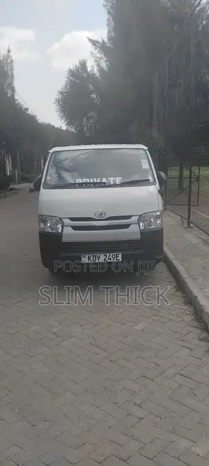 Toyota HiAce 2019 White