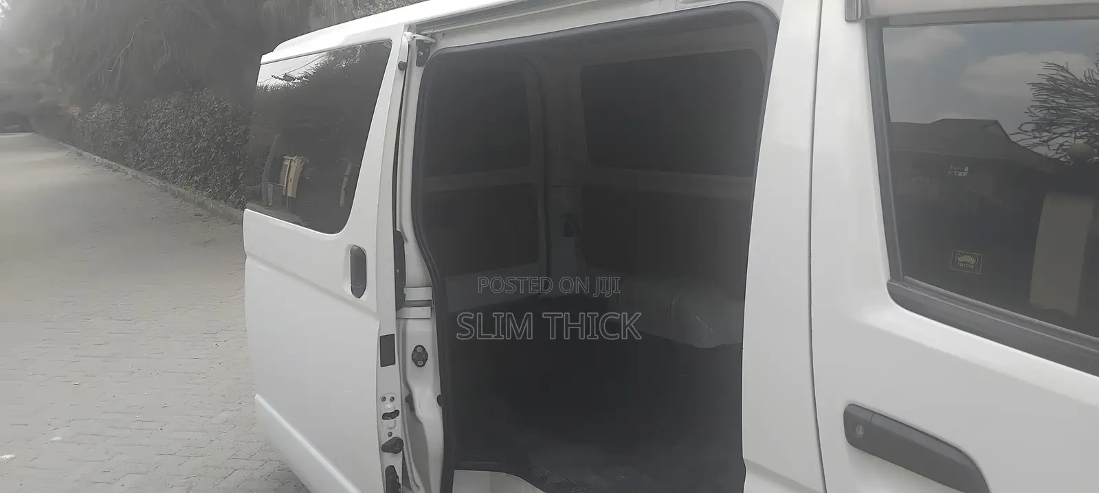 Toyota HiAce 2019 White