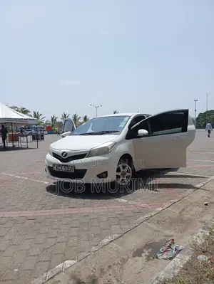 Toyota Vitz 2013 White