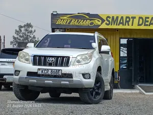 Toyota Land Cruiser Prado 2012 White
