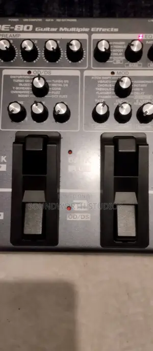 BOSS ME-80 Floor-Based Guitar Multi-Effects Processor