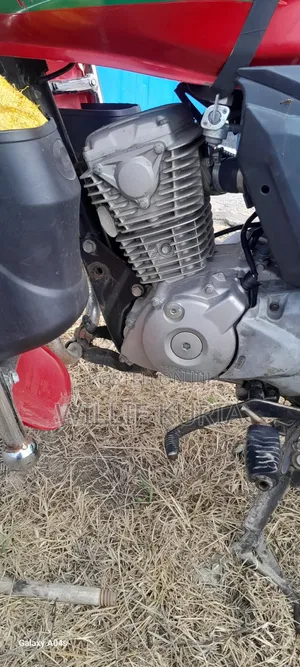 Honda CB 2019 Red