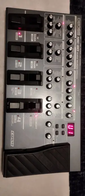 BOSS ME-80 Floor-Based Guitar Multi-Effects Processor