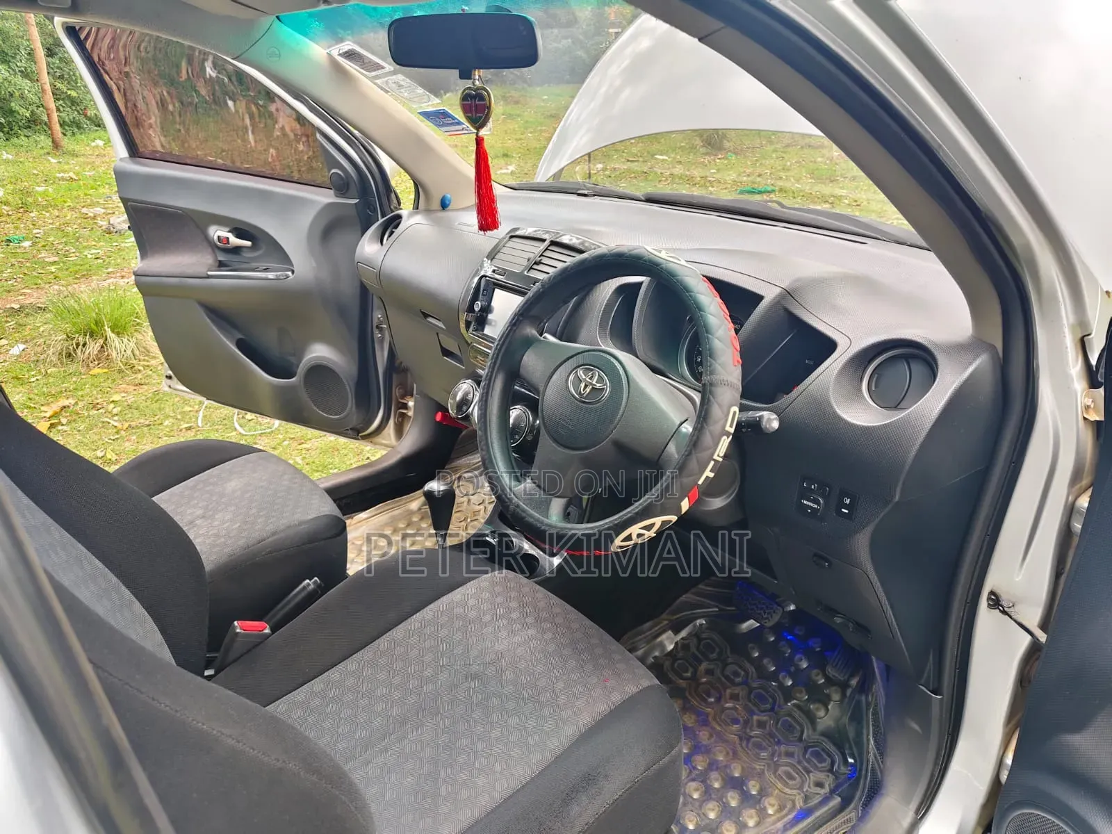 Toyota IST 2010 Silver