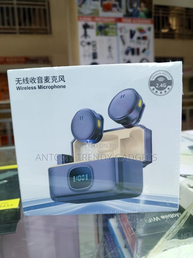 Q8 Wireless Lapel Mic With Digital Battery Display 2 Mics