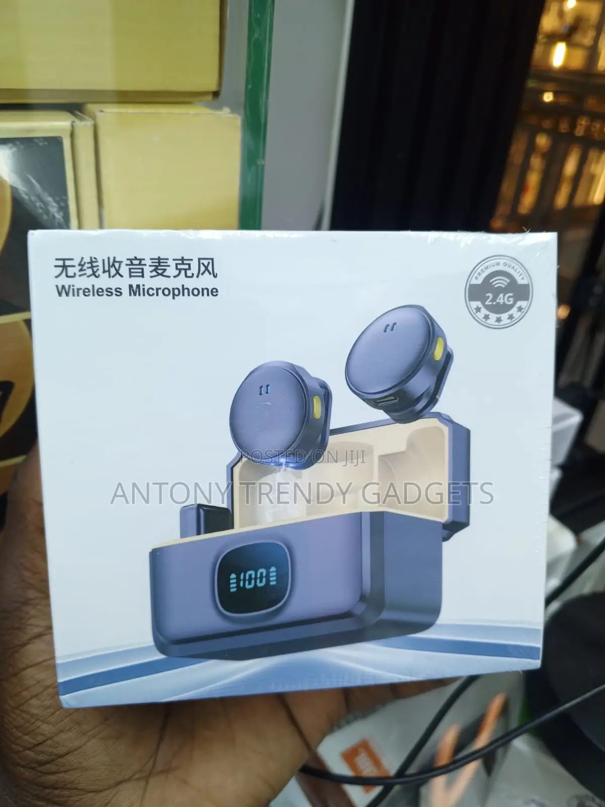 Q8 Dual Clip-on Wireless Microphone for TikTok YouTube
