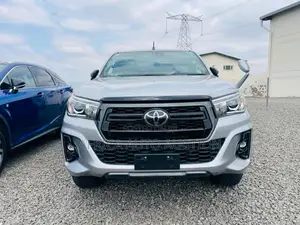 Toyota Hilux 2019 Silver