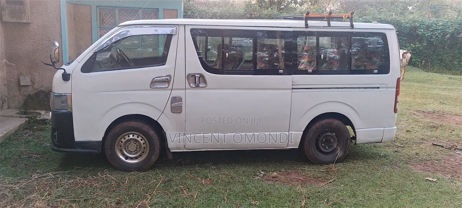 Toyota HiAce 2016 White