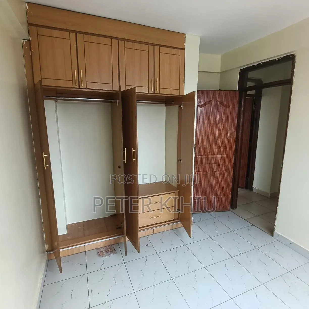 3bdrm Apartment in Rangers Court, South C for sale