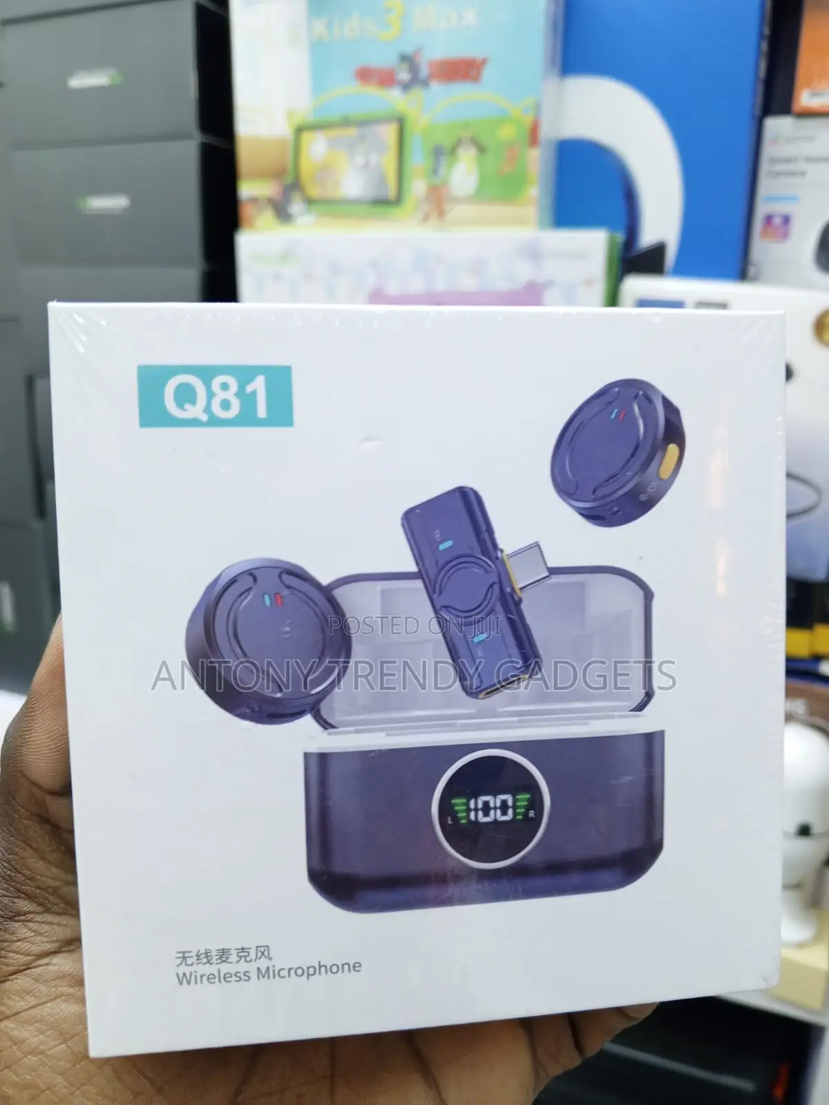 Q81 Wireless Lavalier Microphone for iPhone Android With Case
