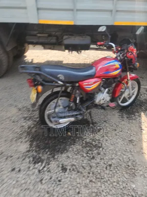Bajaj Boxer 150 UG 2025 Red