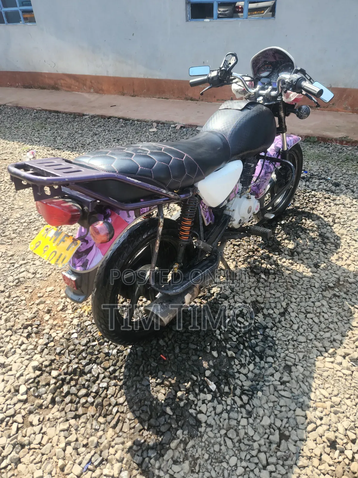Bajaj Boxer 150 UG 2024 White