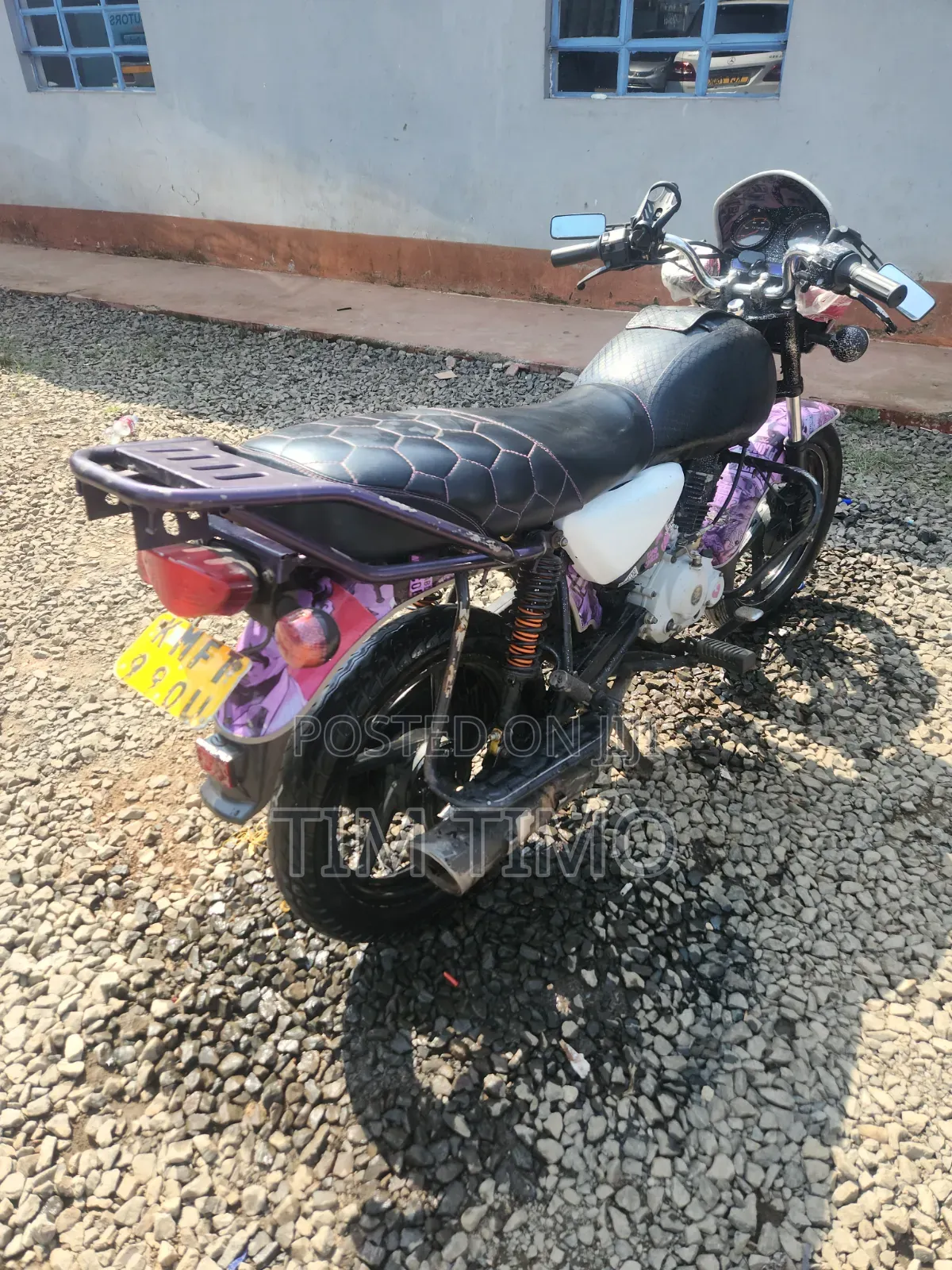 Bajaj Boxer 150 UG 2024 White