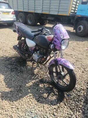 Bajaj Boxer 150 UG 2024 White