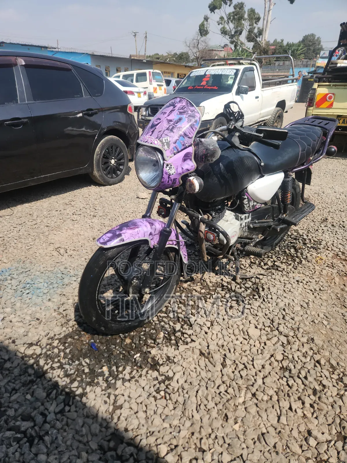 Bajaj Boxer 150 UG 2024 White