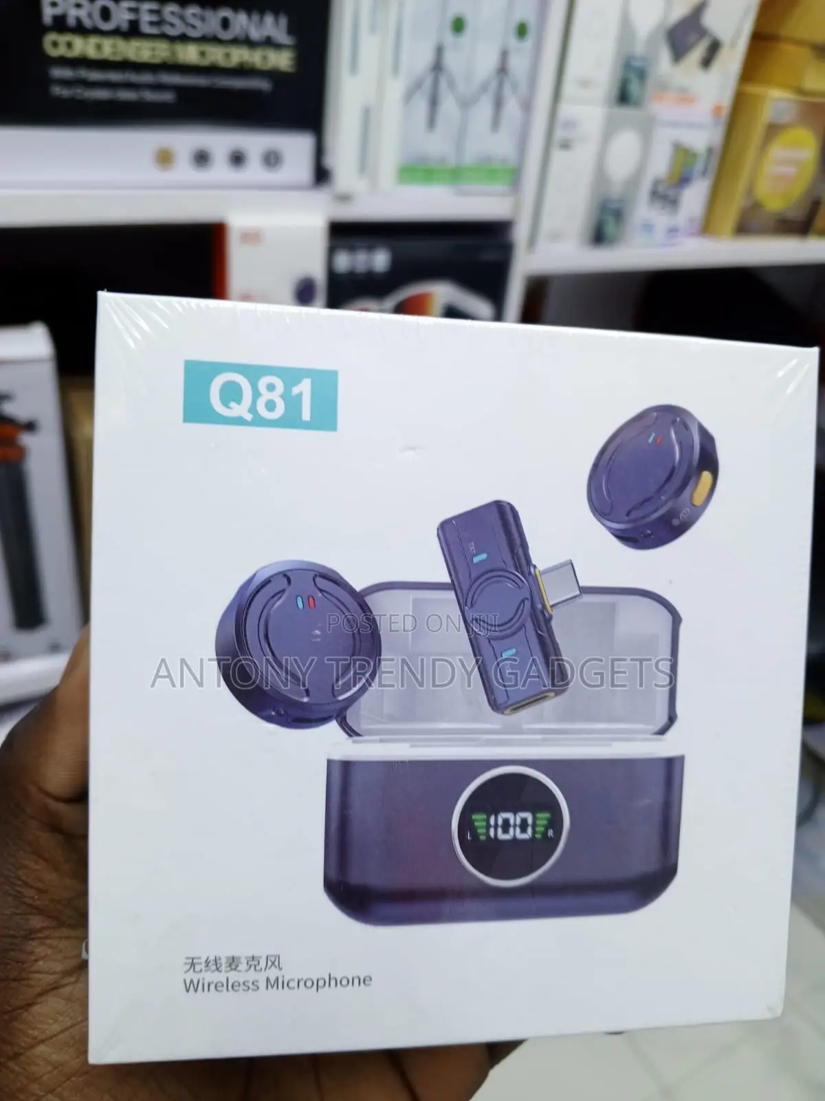 Q81 Wireless Lavalier Mic for TikTok YouTube Vlogging Live