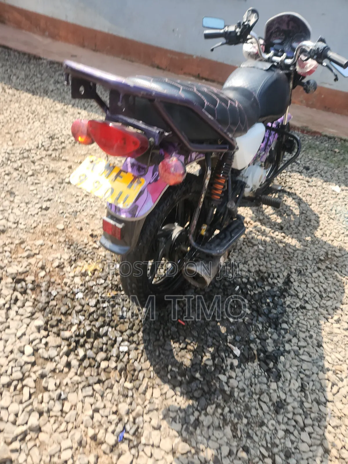 Bajaj Boxer 150 UG 2024 White